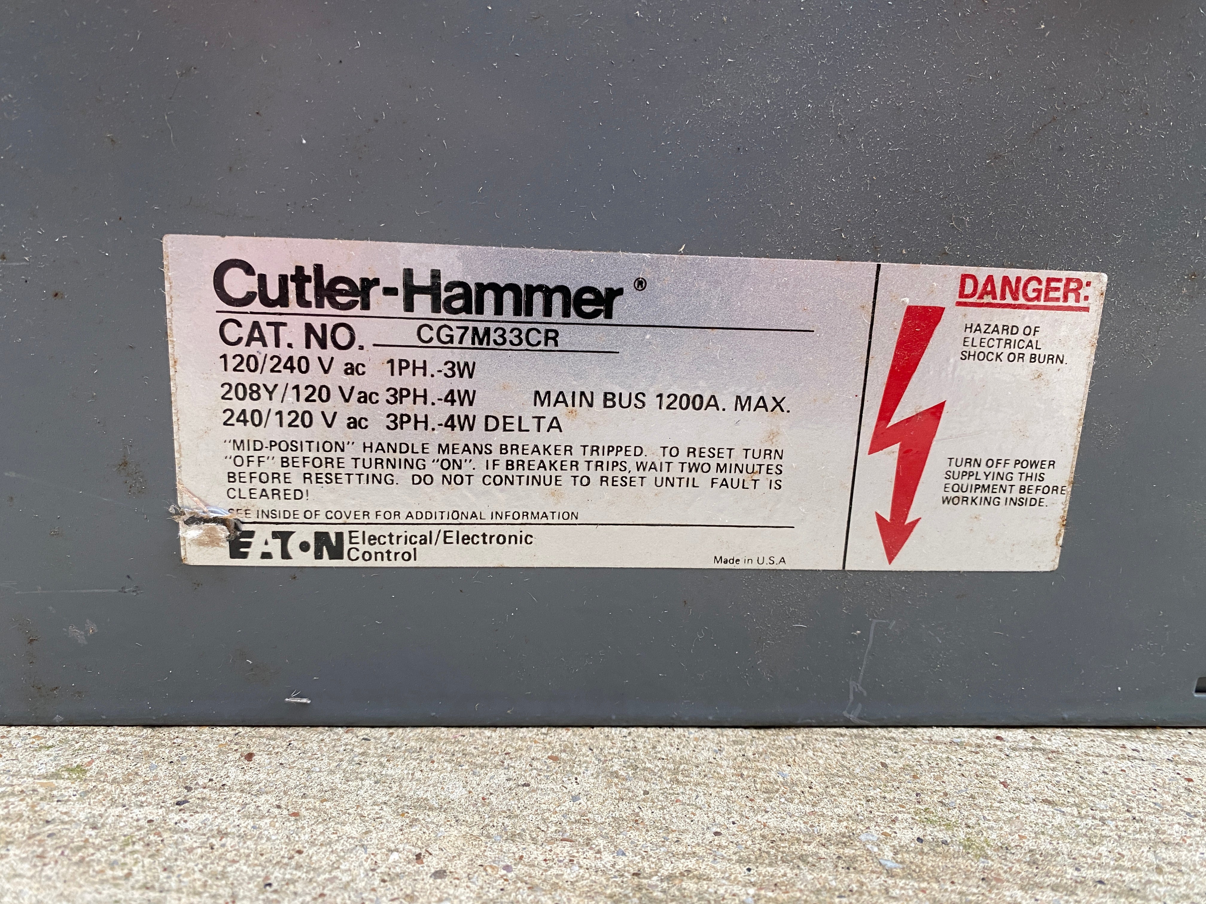 Cutler-Hammer CG7M33CR 3 Gang Commercial Meter Stack