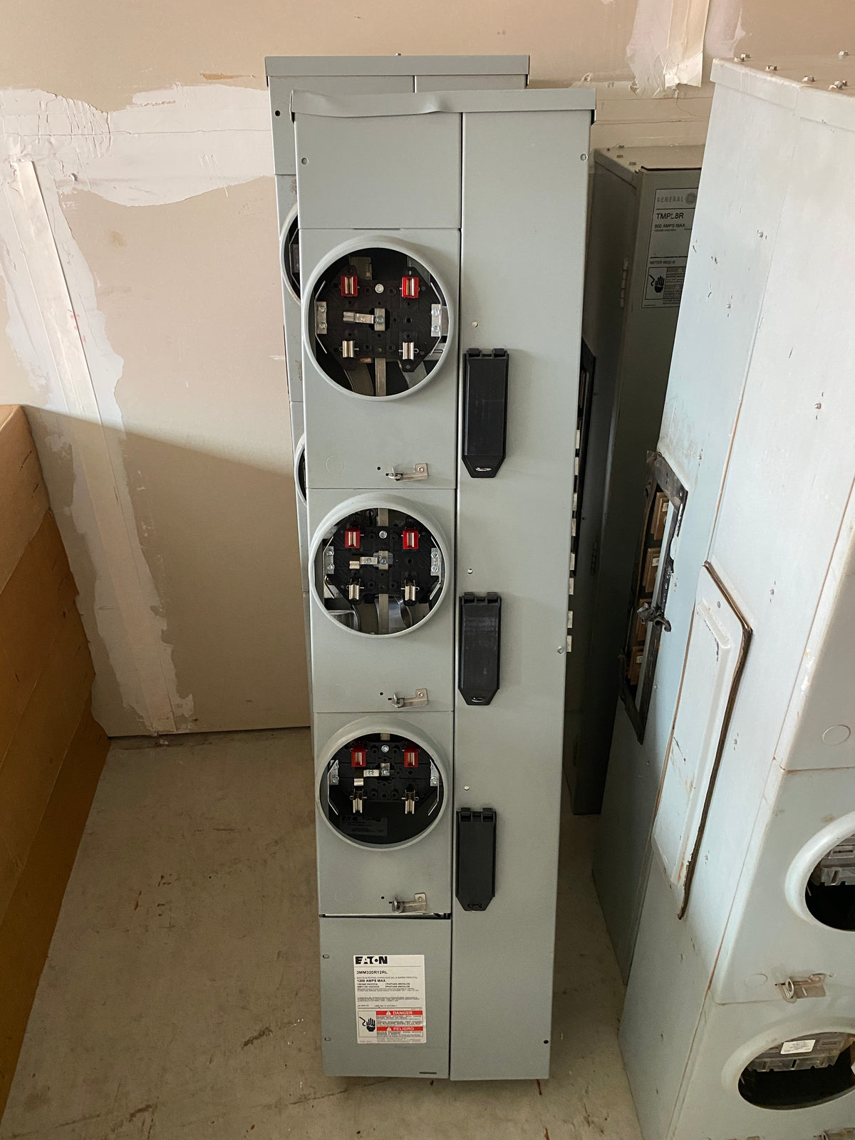 32 Meter Stack Eaton 3MM320R12RL 3 Phase 3 Gang Meter Stack